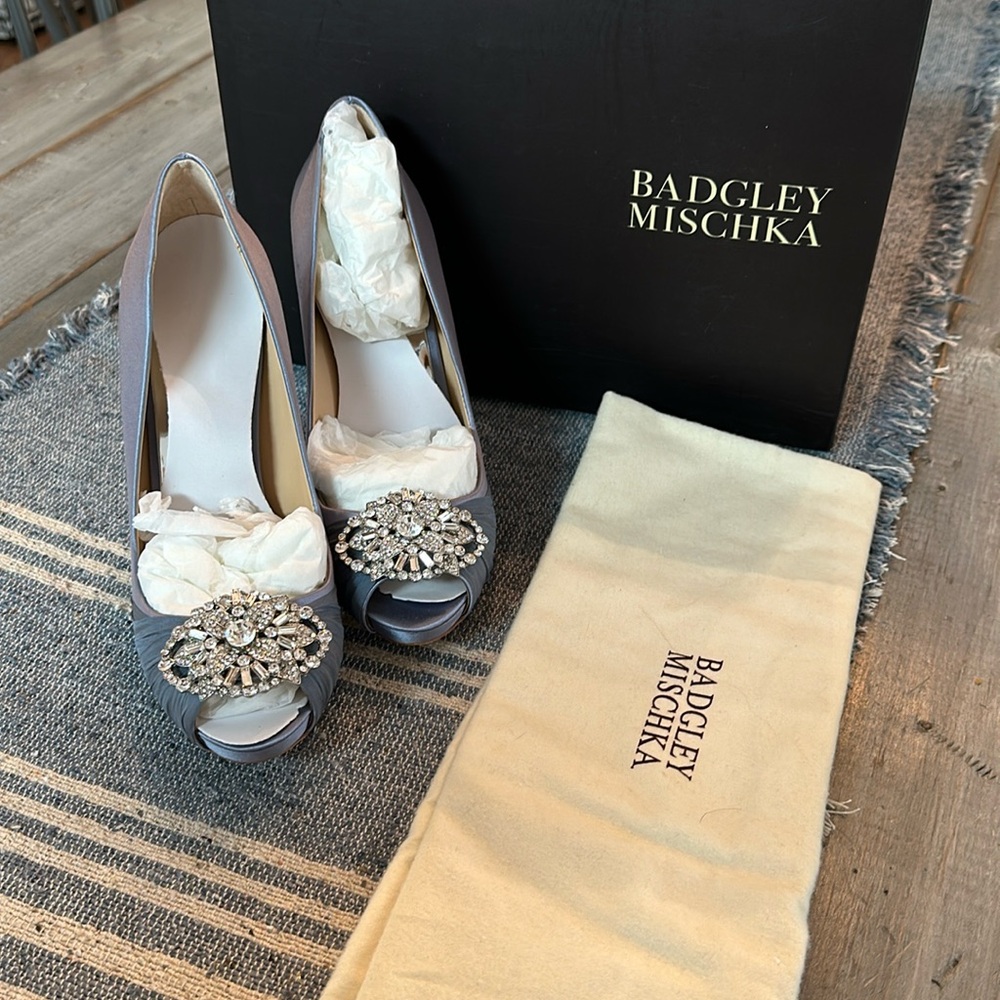 BRAND NEW Badgley Mischka Desi Sparkled Heels Size 6.5